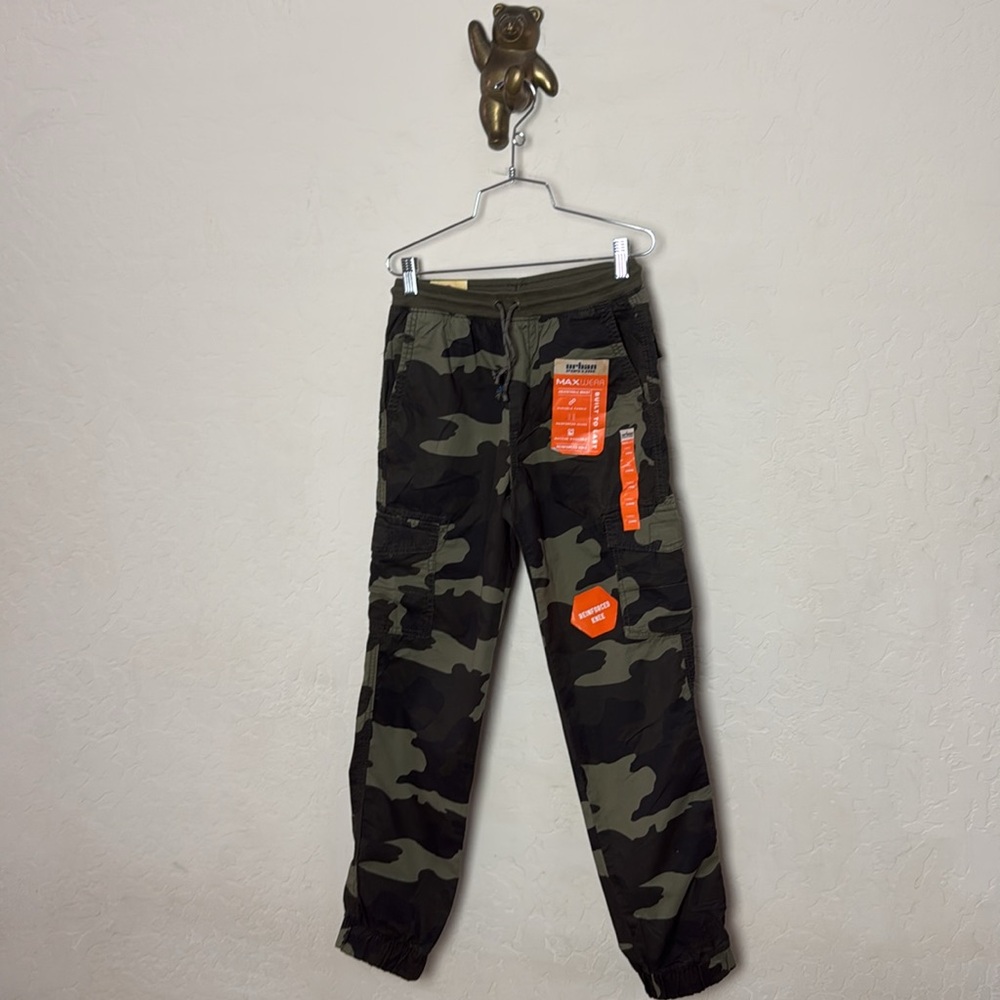 Urban Pipeline joggers-boys size L 14/16 army print